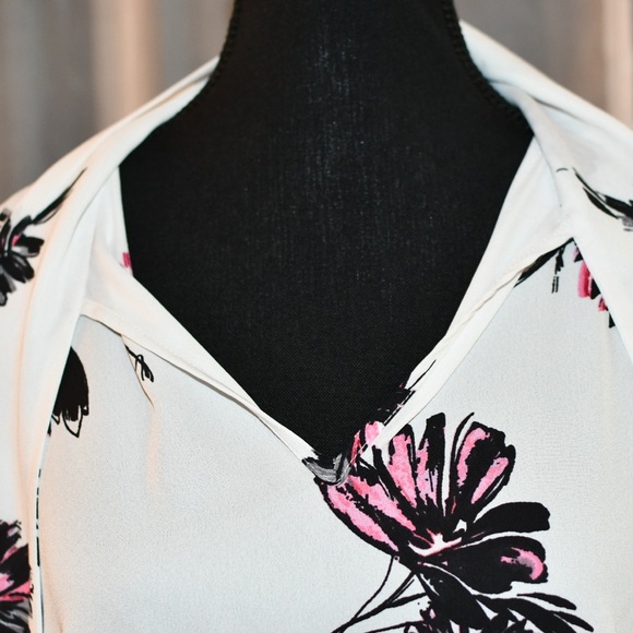 Vince Camuto Blouse Size Medium - Picture 5 of 12